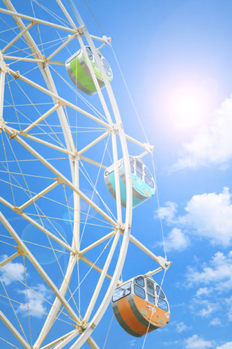 色とりどりの観覧車