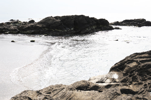 上から撮影した海